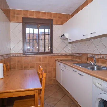 Casa Familiar Con Terraza Privada Cerca De Playas En - Es-180-239 * Conil De La Frontera