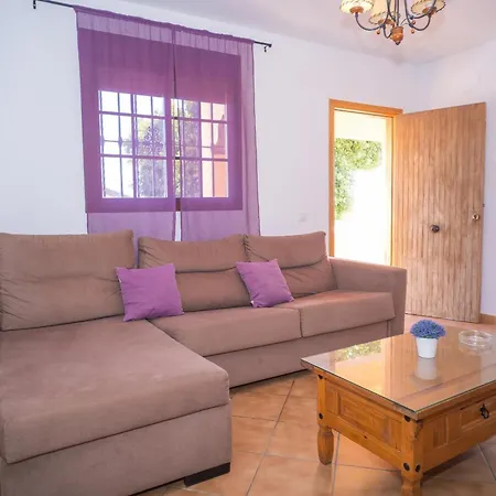 Casa Familiar Con Terraza Privada Cerca De Playas En - Es-180-239
