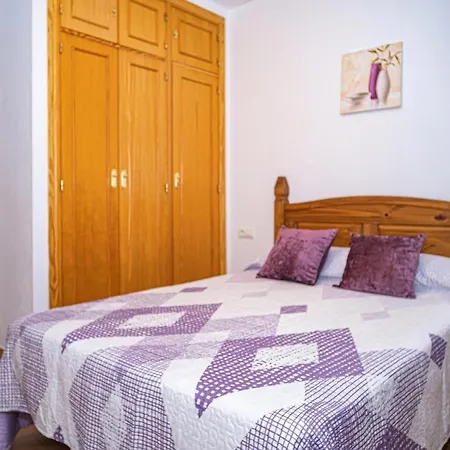 Casa Familiar Con Terraza Privada Cerca De Playas En - Es-180-239